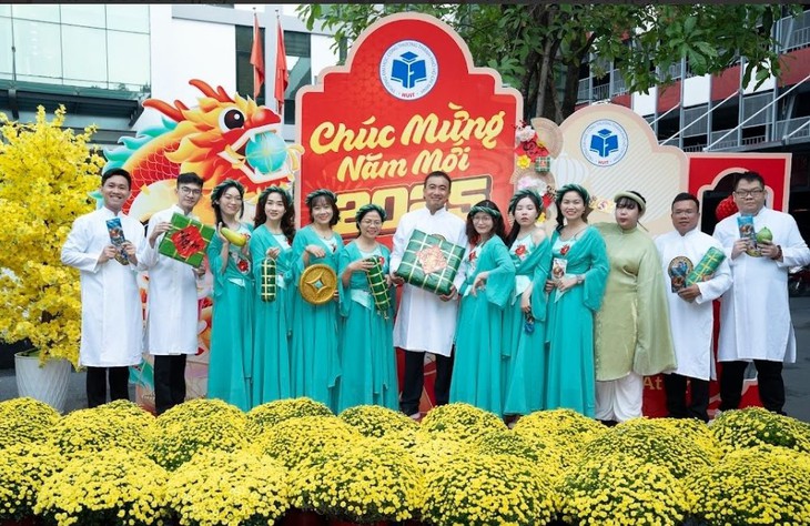 Mức thưởng Tết 2025 cho giảng viên ở nhiều trường đại học tăng- Ảnh 1. Mức thưởng Tết 2025 cho giảng viên ở nhiều trường đại học tăng- Ảnh 1.