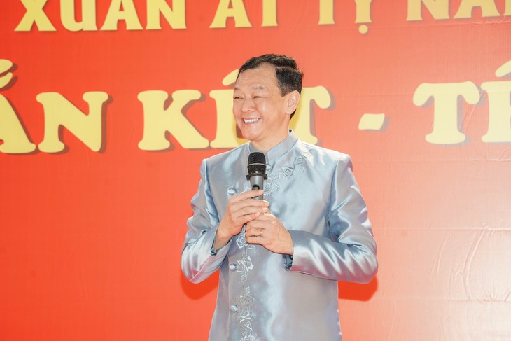 Đường hoa Xuân Bệnh viện Chợ Rẫy rực rỡ, 'hút' bệnh nhân và y bác sĩ- Ảnh 1. Đường hoa Xuân Bệnh viện Chợ Rẫy rực rỡ, 'hút' bệnh nhân và y bác sĩ- Ảnh 1.