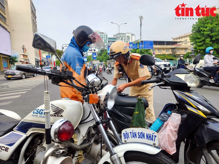 TP Hồ Chí Minh: Tai nạn giao thông giảm cả 3 tiêu chí sau khi triển khai Nghị định 168- Ảnh 3. TP Hồ Chí Minh: Tai nạn giao thông giảm cả 3 tiêu chí sau khi triển khai Nghị định 168- Ảnh 3.