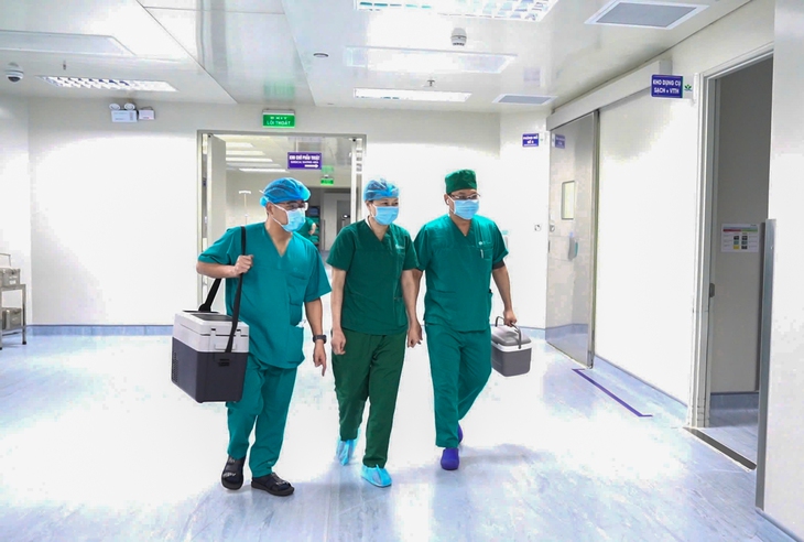 Bé gái suy thận mãn giai đoạn cuối nhận 'quà tặng cuộc sống' từ người cho chết não- Ảnh 1. Bé gái suy thận mãn giai đoạn cuối nhận 'quà tặng cuộc sống' từ người cho chết não- Ảnh 1.