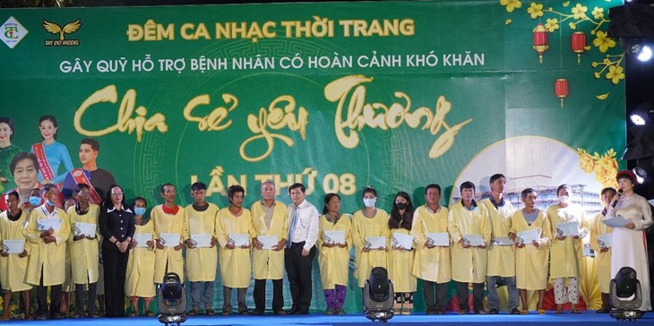 Chia sẻ yêu thương cùng bệnh nhân có hoàn cảnh khó khăn đón Tết Ất Tỵ- Ảnh 1. Chia sẻ yêu thương cùng bệnh nhân có hoàn cảnh khó khăn đón Tết Ất Tỵ- Ảnh 1.