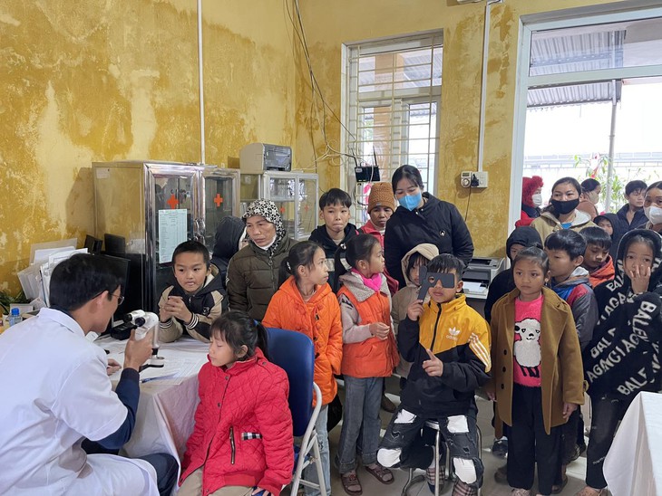 Hỗ trợ 100 trường hợp phẫu thuật mắt miễn phí cho người dân trong chương trình ‘Tết ấm vùng cao’ 2025- Ảnh 1.