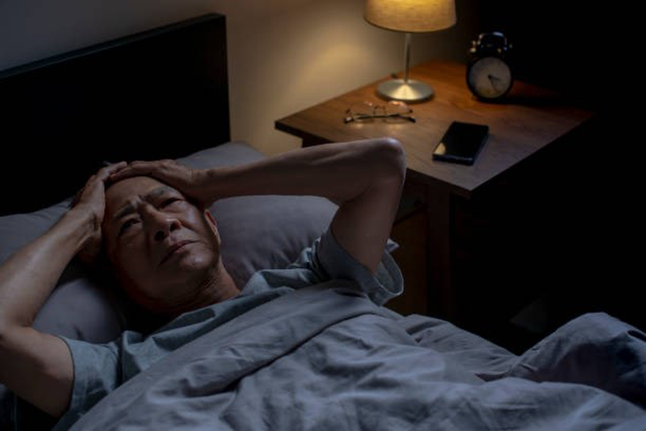 Giải pháp hữu ích giúp người cao tuổi ngủ ngon hơn vào mùa đông- Ảnh 1.