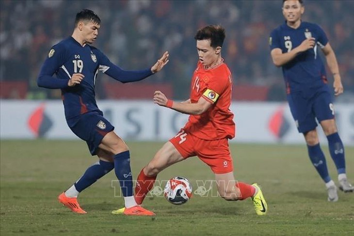 Chung kết lượt đi ASEAN Cup 2024: Xuân Son lập cú đúp, Việt Nam thắng Thái Lan 2-1- Ảnh 1. Chung kết lượt đi ASEAN Cup 2024: Xuân Son lập cú đúp, Việt Nam thắng Thái Lan 2-1- Ảnh 1.