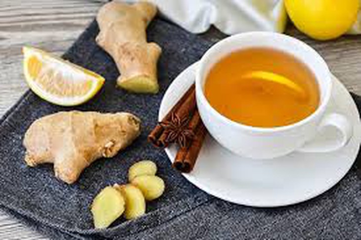Công Ty Quế Hồi Việt Nam - Vina Samex ., JSC - 2️⃣ Trà quế gừng: 🍁Chuẩn bị  2 thanh quế, vài lát gừng tươi và 300ml nước sôi. 🍁Ngâm gừng và