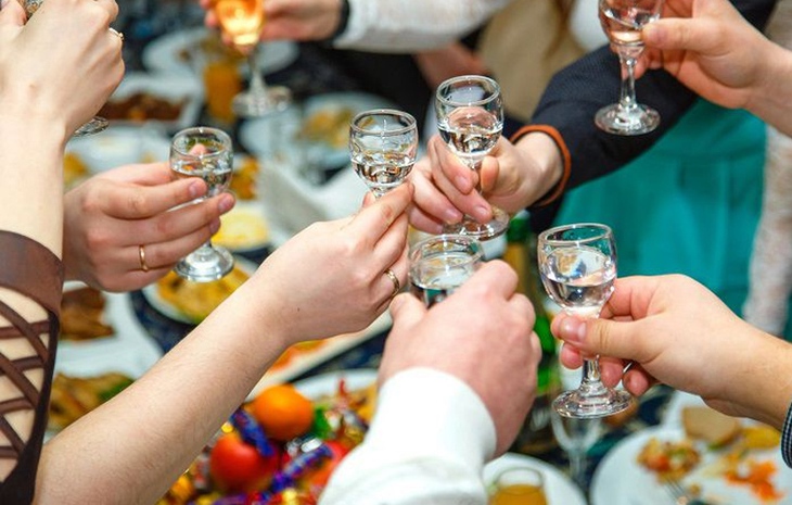 5 loại đồ uống tốt nhất giảm bớt cảm giác nôn nao say rượu bia dịp Tết- Ảnh 1. 5 loại đồ uống tốt nhất giảm bớt cảm giác nôn nao say rượu bia dịp Tết- Ảnh 1.