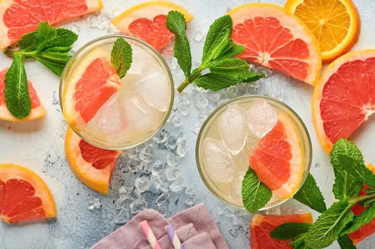 5 công thức nước detox giúp kiểm soát cân nặng trong ngày Tết- Ảnh 1. 5 công thức nước detox giúp kiểm soát cân nặng trong ngày Tết- Ảnh 1.
