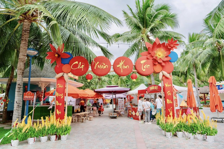 Du xuân đón Tết đậm màu sắc Phương Đông tại Vinpearl khắp 3 miền- Ảnh 4. Du xuân đón Tết đậm màu sắc Phương Đông tại Vinpearl khắp 3 miền- Ảnh 4.