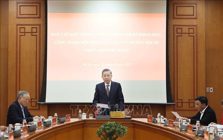 Tổng Bí thư chủ trì phiên họp thứ nhất Ban Chỉ đạo Trung ương về phát triển khoa học, công nghệ, đổi mới sáng tạo và chuyển đổi số- Ảnh 2. Tổng Bí thư chủ trì phiên họp thứ nhất Ban Chỉ đạo Trung ương về phát triển khoa học, công nghệ, đổi mới sáng tạo và chuyển đổi số- Ảnh 2.