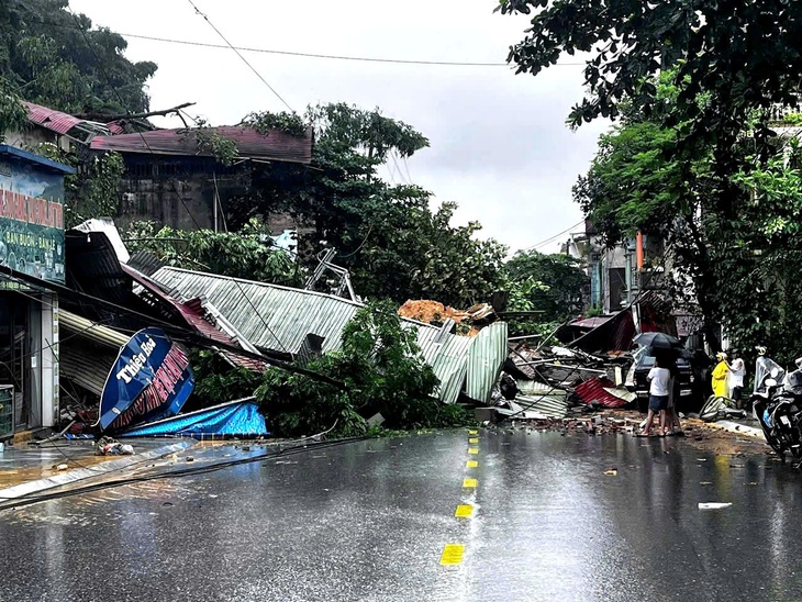 Nhà sập sau bão Yagi, cán bộ y tế đón Tết trong vòng tay yêu thương- Ảnh 3. Nhà sập sau bão Yagi, cán bộ y tế đón Tết trong vòng tay yêu thương- Ảnh 3.