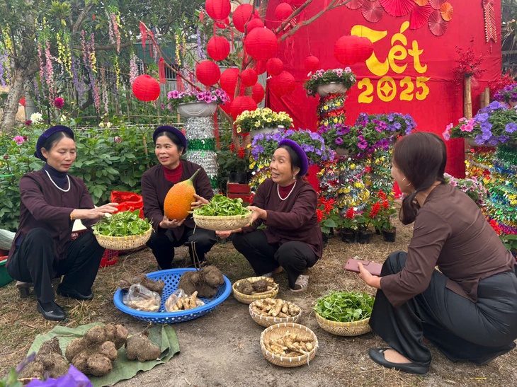 Tái hiện ký ức Tết xưa tại làng cổ Đông Sơn- Ảnh 4. Tái hiện ký ức Tết xưa tại làng cổ Đông Sơn- Ảnh 4.