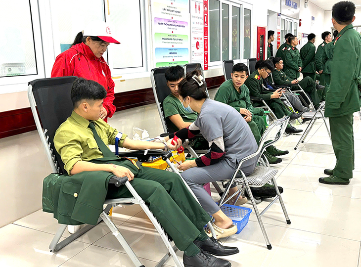 Bác sĩ kêu gọi người dân hiến máu giảm nguy cơ thiếu máu điều trị dịp Tết Nguyên đán- Ảnh 3. Bác sĩ kêu gọi người dân hiến máu giảm nguy cơ thiếu máu điều trị dịp Tết Nguyên đán- Ảnh 3.