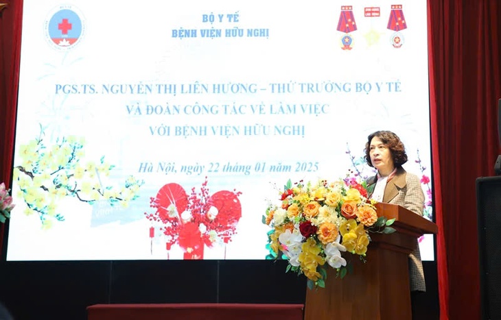 Thứ trưởng Nguyễn Thị Liên Hương thăm, chúc Tết Bệnh viện Hữu Nghị- Ảnh 1. Thứ trưởng Nguyễn Thị Liên Hương thăm, chúc Tết Bệnh viện Hữu Nghị- Ảnh 1.