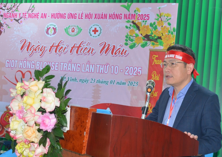 Hơn 1.500 cán bộ ngành y tế Nghệ An 'hiến giọt máu đào, trao đời sự sống'- Ảnh 2. Hơn 1.500 cán bộ ngành y tế Nghệ An 'hiến giọt máu đào, trao đời sự sống'- Ảnh 2.