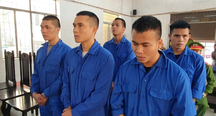 Rủ nhau dùng ma túy, 1 người sốc thuốc tử vong, 5 người nhận án tù- Ảnh 1. Rủ nhau dùng ma túy, 1 người sốc thuốc tử vong, 5 người nhận án tù- Ảnh 1.