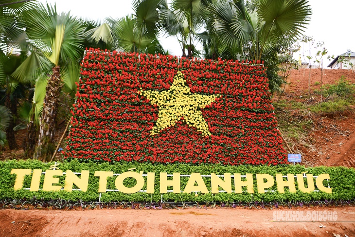 Mùa Xuân về trên Làng Nủ mới- Ảnh 1. Mùa Xuân về trên Làng Nủ mới- Ảnh 1.