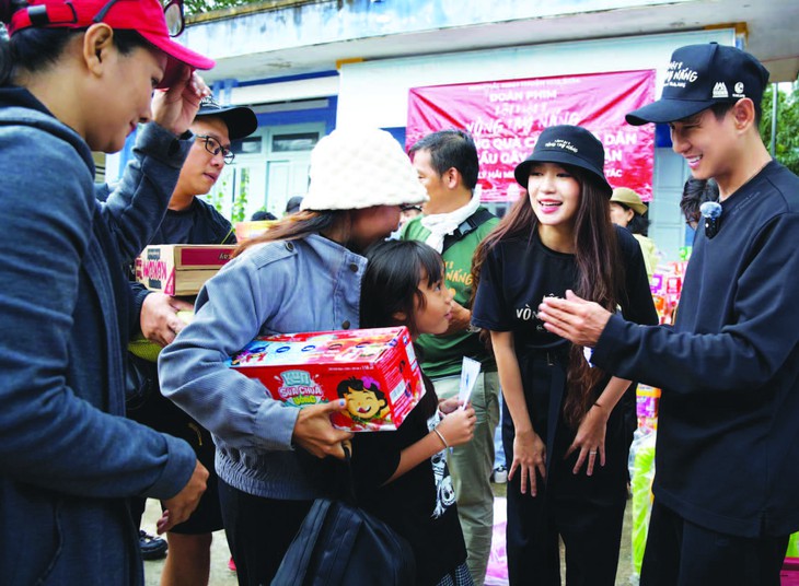 Đạo diễn Lý Hải: 'Thiện nguyện là từ tâm không so đo nhiều ít'- Ảnh 2. Đạo diễn Lý Hải: 'Thiện nguyện là từ tâm không so đo nhiều ít'- Ảnh 2.