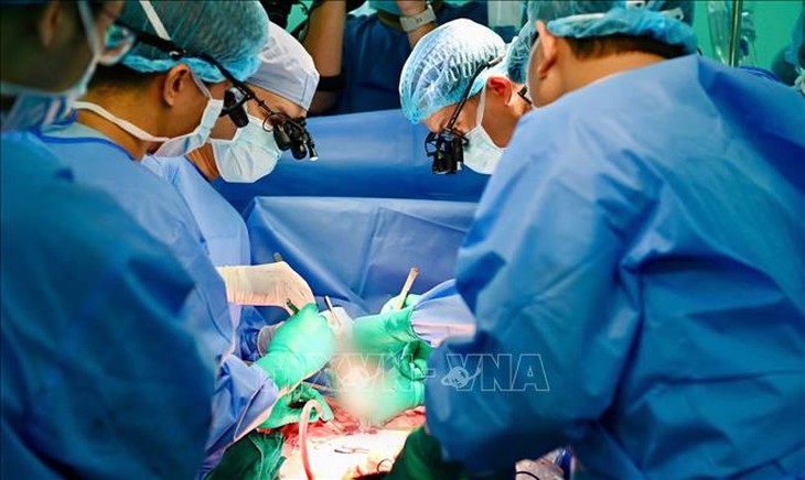 200 y bác sĩ xuyên đêm ghép tạng cứu người trong những ngày cận Tết- Ảnh 1. 200 y bác sĩ xuyên đêm ghép tạng cứu người trong những ngày cận Tết- Ảnh 1.