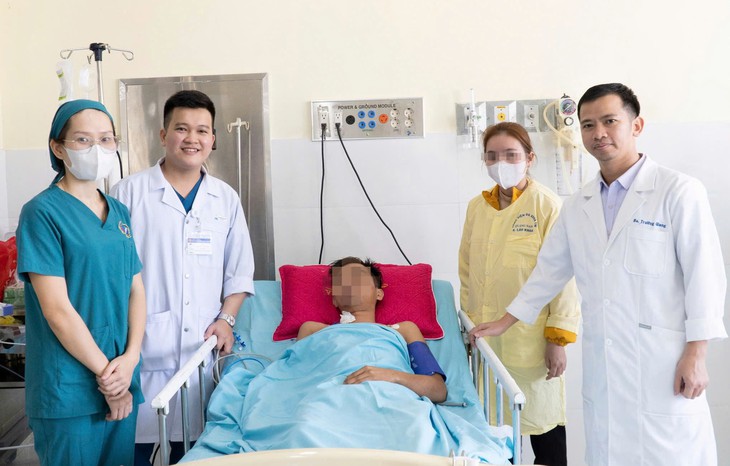 Hồi sinh từ ranh giới sinh tử, thanh niên về đón Tết cùng gia đình- Ảnh 1. Hồi sinh từ ranh giới sinh tử, thanh niên về đón Tết cùng gia đình- Ảnh 1.