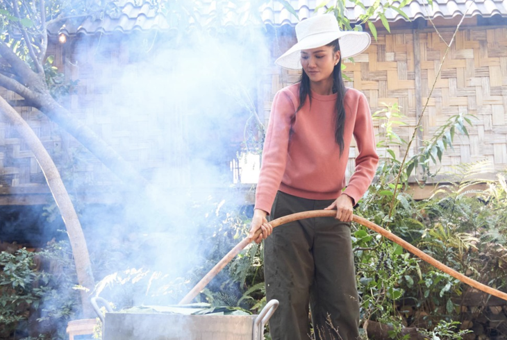 Bất ngờ ý nghĩa đằng sau 400 đòn bánh tét của H'Hen Niê- Ảnh 3. Bất ngờ ý nghĩa đằng sau 400 đòn bánh tét của H'Hen Niê- Ảnh 3.