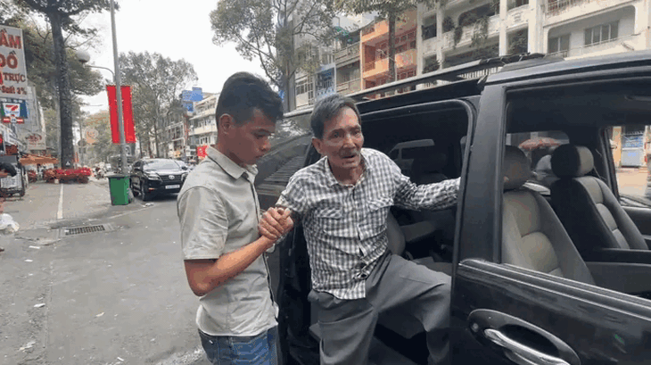 Thương Tín 'làm đẹp' chuẩn bị đón Tết- Ảnh 2. Thương Tín 'làm đẹp' chuẩn bị đón Tết- Ảnh 2.