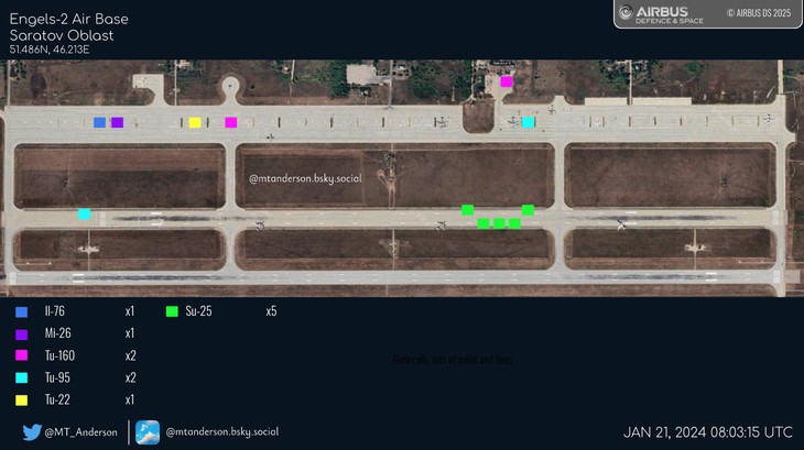 Nga điều động hàng chục tiêm kích Su-34 tới căn cứ không quân Engels-2?- Ảnh 1. Nga điều động hàng chục tiêm kích Su-34 tới căn cứ không quân Engels-2?- Ảnh 1.