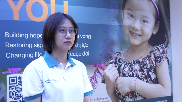 Người mẹ có con gái hiến giác mạc “khi ngọn nến ấy tắt đi - 2 ngọn nến khác được thắp sáng” - Ảnh 2. Người mẹ có con gái hiến giác mạc “khi ngọn nến ấy tắt đi - 2 ngọn nến khác được thắp sáng” - Ảnh 2.
