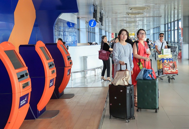 Vận tải hàng không khởi sắc dịp Tết, đường sắt giảm nhẹ lượng khách- Ảnh 2. Vận tải hàng không khởi sắc dịp Tết, đường sắt giảm nhẹ lượng khách- Ảnh 2.