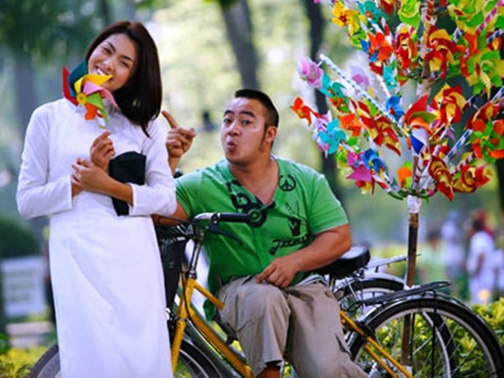 Sao Việt tuổi Tỵ: Nam diễn viên phim 'Bỗng dưng muốn khóc' có hôn nhân đời thực bình yên- Ảnh 2. Sao Việt tuổi Tỵ: Nam diễn viên phim 'Bỗng dưng muốn khóc' có hôn nhân đời thực bình yên- Ảnh 2.