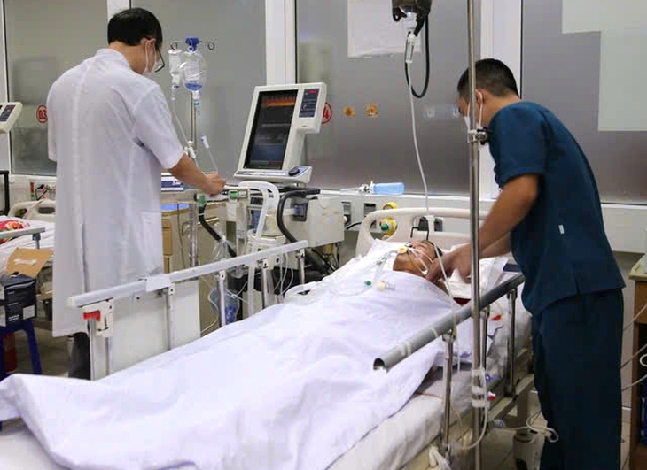 Sau cuộc rượu một người tử vong, một người phải lọc máu giữ tính mạng- Ảnh 1.