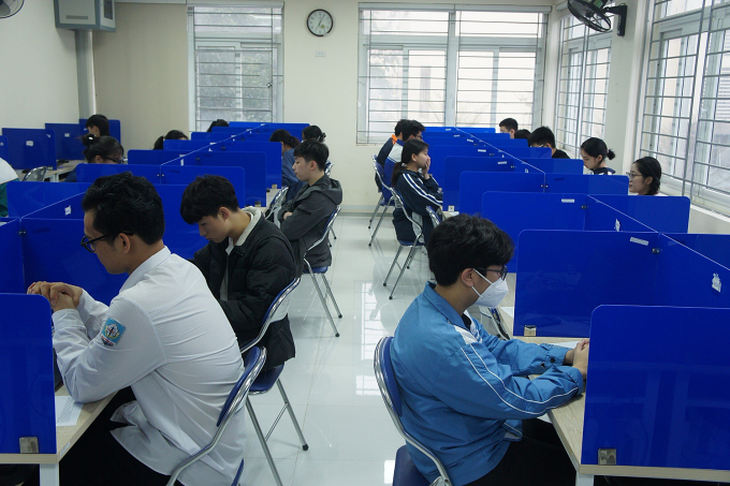 Thận trọng trước các "lò" luyện thi đánh giá năng lực trên mạng xã hội- Ảnh 1. Thận trọng trước các "lò" luyện thi đánh giá năng lực trên mạng xã hội- Ảnh 1.