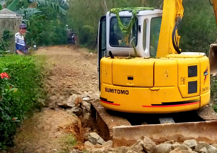 Khắc phục ra sao sau vụ bờ sông ở Huế bất ngờ sụt lún?- Ảnh 1.