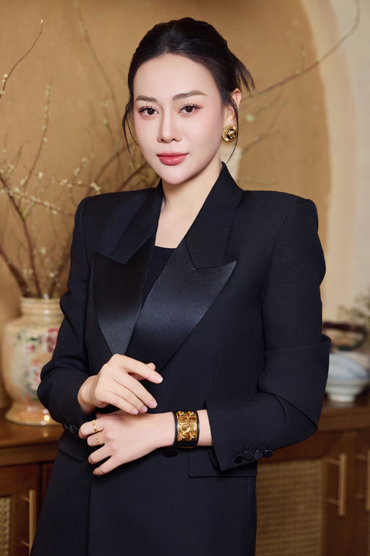 Mẹ Shark Bình bênh con dâu khi vợ chồng Phương Oanh giận dỗi- Ảnh 1. Mẹ Shark Bình bênh con dâu khi vợ chồng Phương Oanh giận dỗi- Ảnh 1.
