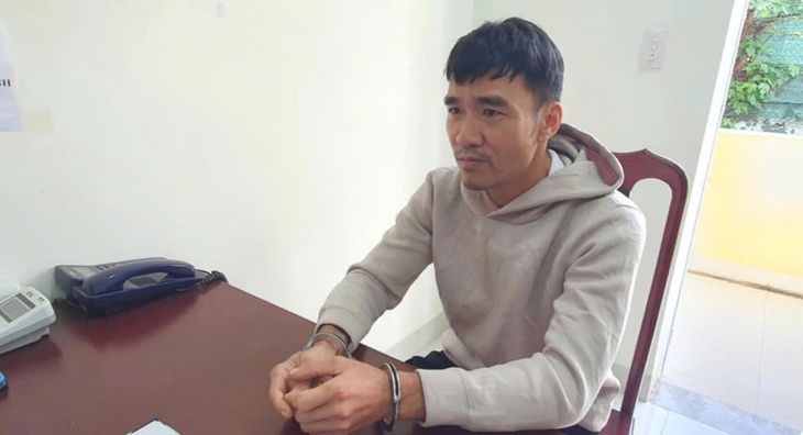 Tạm giữ kẻ uống cồn trong cơ sở cai nghiện ma túy rồi đâm chết bạn- Ảnh 1. Tạm giữ kẻ uống cồn trong cơ sở cai nghiện ma túy rồi đâm chết bạn- Ảnh 1.