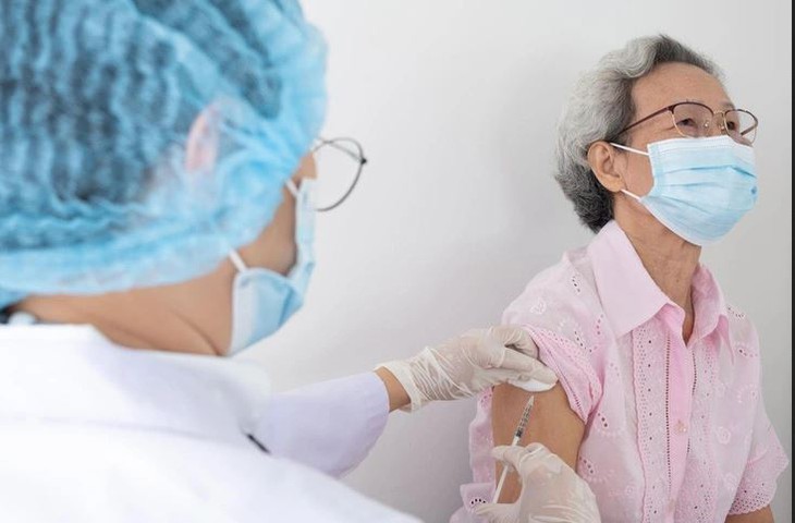 Mùa đông phòng viêm phổi ở người cao tuổi- Ảnh 1. Mùa đông phòng viêm phổi ở người cao tuổi- Ảnh 1.