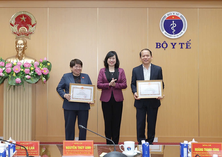 Bộ Y tế tiếp tục nỗ lực xây dựng các văn bản hướng dẫn thực hiện Luật BHYT và Luật Dược sửa đổi, bổ sung- Ảnh 1. Bộ Y tế tiếp tục nỗ lực xây dựng các văn bản hướng dẫn thực hiện Luật BHYT và Luật Dược sửa đổi, bổ sung- Ảnh 1.