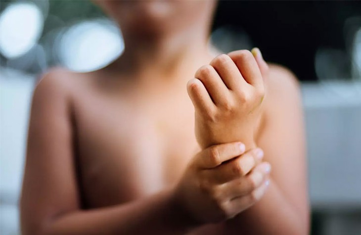 Độ tuổi dậy thì cũng là lúc cơ thể phát triển với tốc độ nhanh, điều này có thể khiến trẻ gặp phải tình trạng đau khớp ở tuổi dậy thì. Độ tuổi dậy thì cũng là lúc cơ thể phát triển với tốc độ nhanh, điều này có thể khiến trẻ gặp phải tình trạng đau khớp ở tuổi dậy thì.