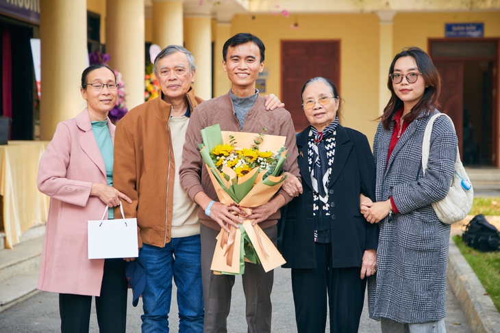 16 giờ phẫu thuật ghép phổi, bác sĩ trẻ được hồi sinh sự sống- Ảnh 4. 16 giờ phẫu thuật ghép phổi, bác sĩ trẻ được hồi sinh sự sống- Ảnh 4.