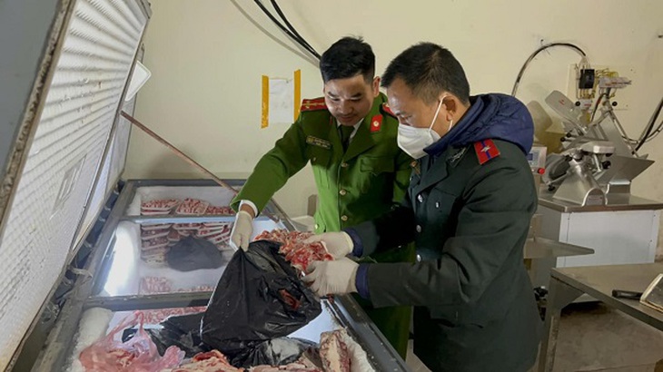 Phát hiện gần 3 tấn nầm, tràng, đuôi bò… không rõ nguồn gốc chuẩn bị tiêu thụ dịp Tết Ất Tỵ- Ảnh 1.