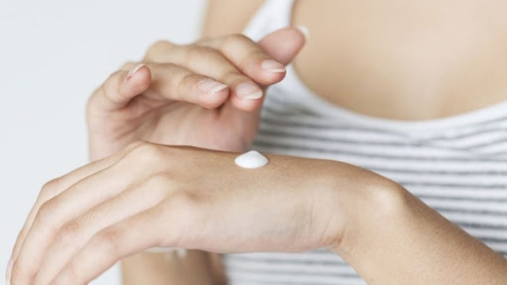 Thu hồi, tiêu hủy kem mờ vết nám dưỡng da chống nắng nhãn hàng Sứ Tiên kém chất lượng- Ảnh 1.