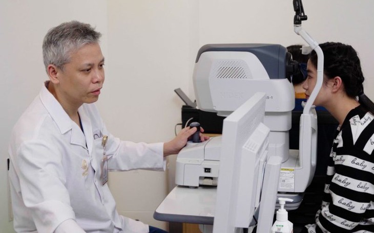 Hà Nội hỗ trợ chi phí điều trị tật khúc xạ: Cơ hội tháo kính cho người trẻ từ 18 đến 35 tuổi- Ảnh 4.