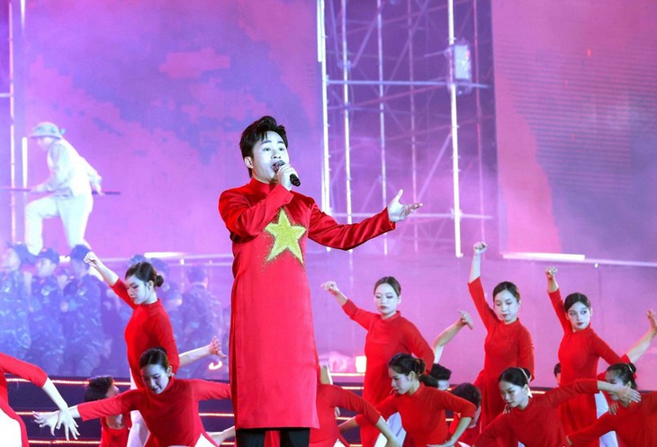 Tùng Dương, Đức Phúc, Hòa Minzy hỗ trợ người dân khắc phục hậu quả sau bão- Ảnh 1. Tùng Dương, Đức Phúc, Hòa Minzy hỗ trợ người dân khắc phục hậu quả sau bão- Ảnh 1.