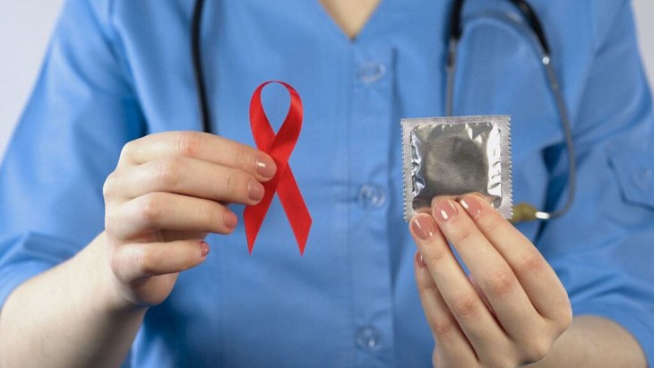 Phòng tránh lây nhiễm HIV: Lợi ích kép khi quan hệ tình dục an toàn- Ảnh 3. Phòng tránh lây nhiễm HIV: Lợi ích kép khi quan hệ tình dục an toàn- Ảnh 3.