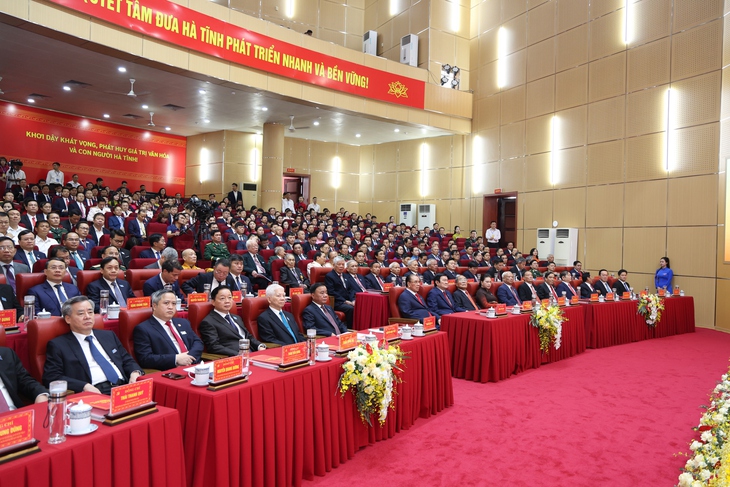 Khai mạc Đại hội đại biểu Đảng bộ tỉnh Hà Tĩnh nhiệm kỳ 2025 - 2030- Ảnh 1.