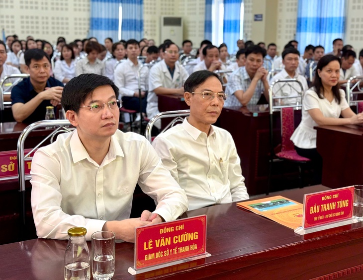Công bố Quyết định bổ nhiệm Giám đốc Bệnh viện Đa khoa tỉnh Thanh Hóa- Ảnh 1.