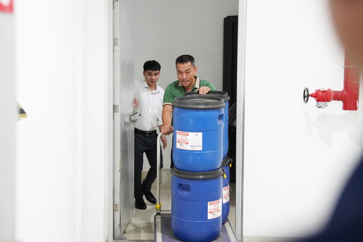 Ngành y tế Quảng Ninh hỗ trợ tỉnh Thái Nguyên 1 tấn Cloramin B phòng chống dịch sau lũ lụt- Ảnh 1. Ngành y tế Quảng Ninh hỗ trợ tỉnh Thái Nguyên 1 tấn Cloramin B phòng chống dịch sau lũ lụt- Ảnh 1.