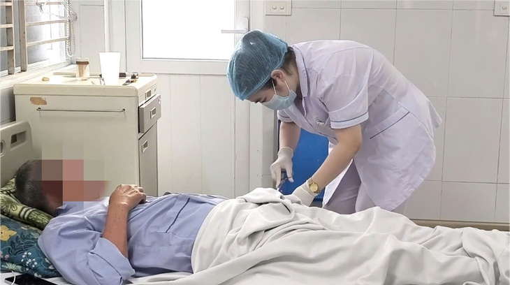 Nhiều người mắc sốt xuất huyết nguy kịch trong mùa mưa bão- Ảnh 3.