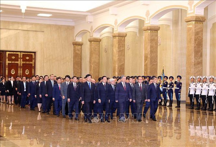 Tổng Bí thư Tô Lâm đặt hoa tưởng nhớ Chủ tịch Kim Nhật Thành, Tổng Bí thư Kim Jong-il- Ảnh 2.