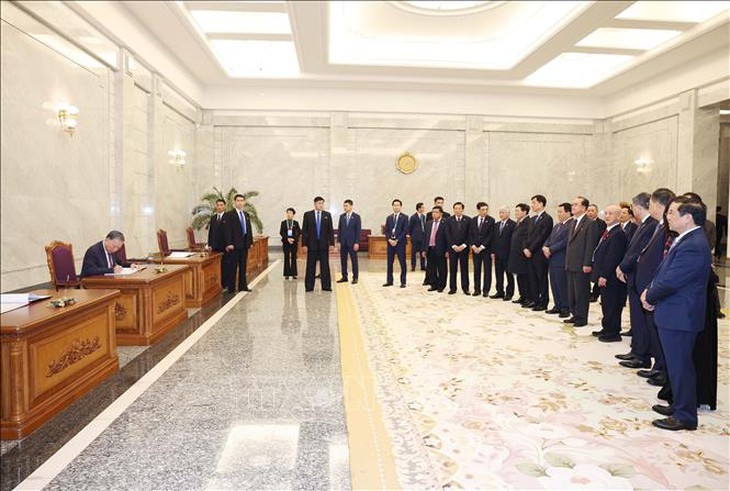 Tổng Bí thư Tô Lâm đặt hoa tưởng nhớ Chủ tịch Kim Nhật Thành, Tổng Bí thư Kim Jong-il- Ảnh 4.