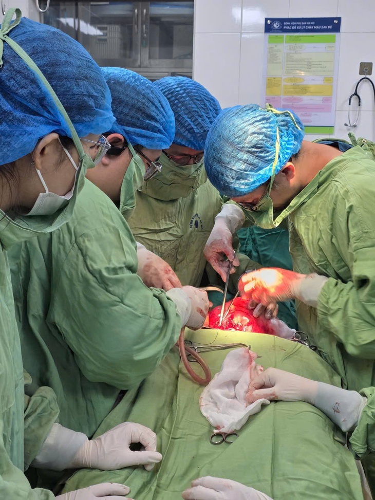 Cô gái 27 tuổi ở Hà Nội bị vỡ tử cung vì tự phá thai bằng thuốc tại nhà- Ảnh 1.